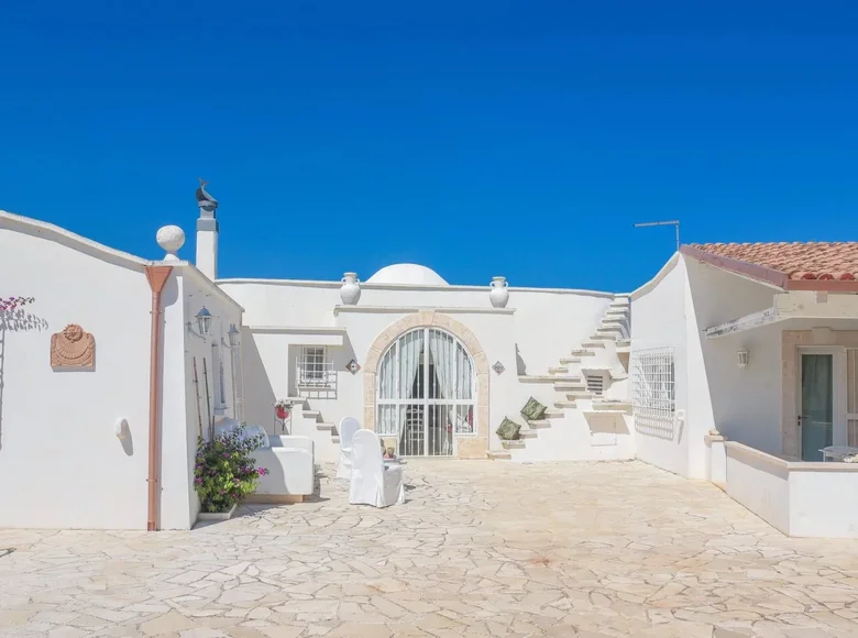 Willa 4 pokoi 200 m² Ostuni, Włochy