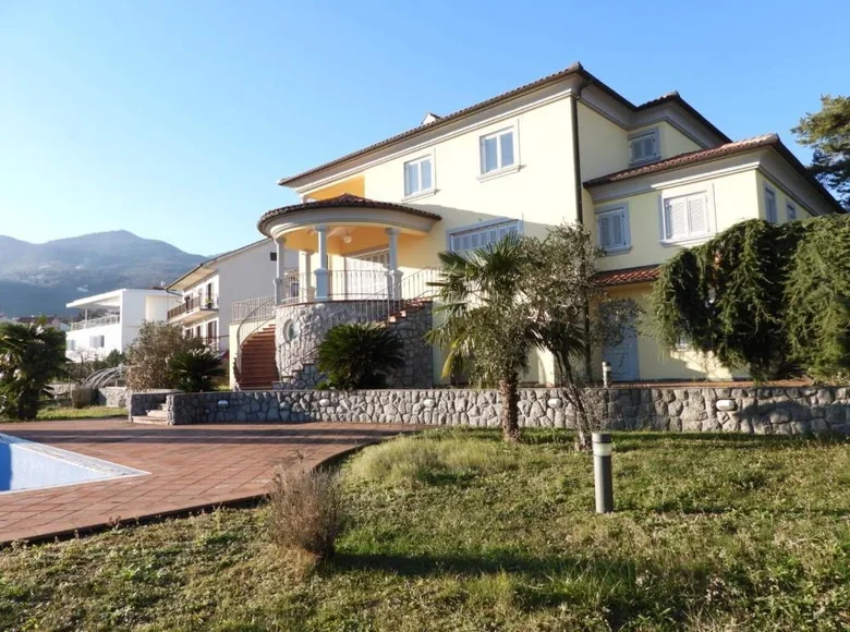 7 bedroom villa 505 m² Pobri, Croatia