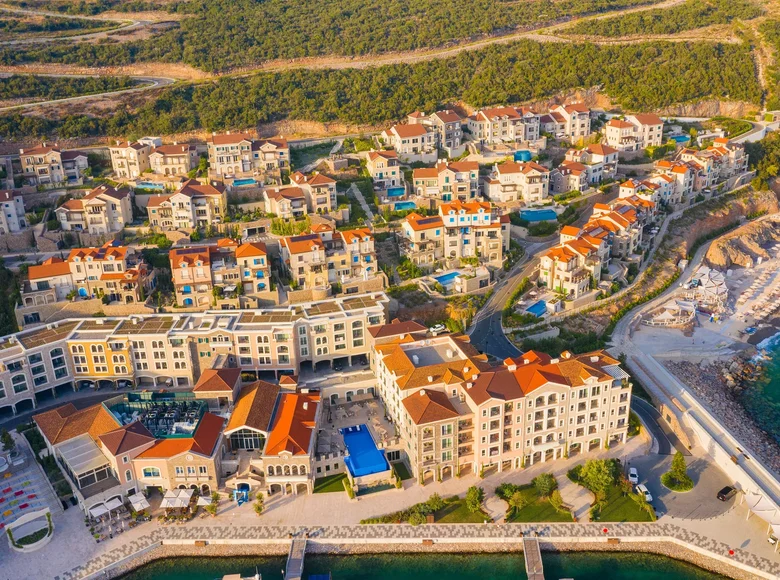 Apartamento 1 habitacion 68 m² Tivat, Montenegro