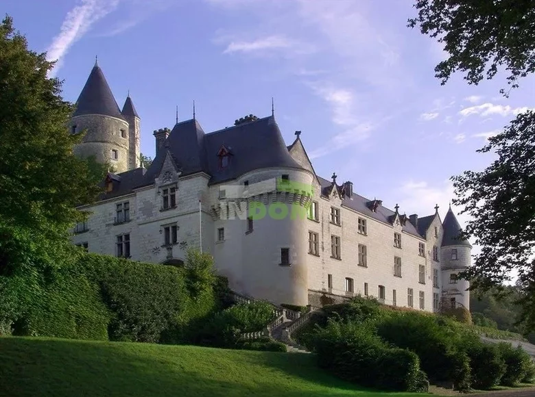 Hôtel 3 500 m² à France, France