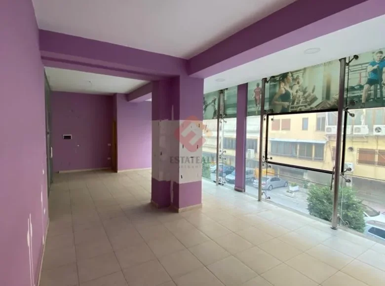 Commercial property 45 m² in Vlora, Albania