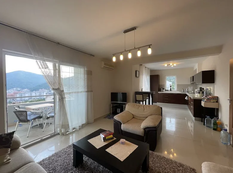 Wohnung 2 Schlafzimmer 76 m² Budva, Montenegro