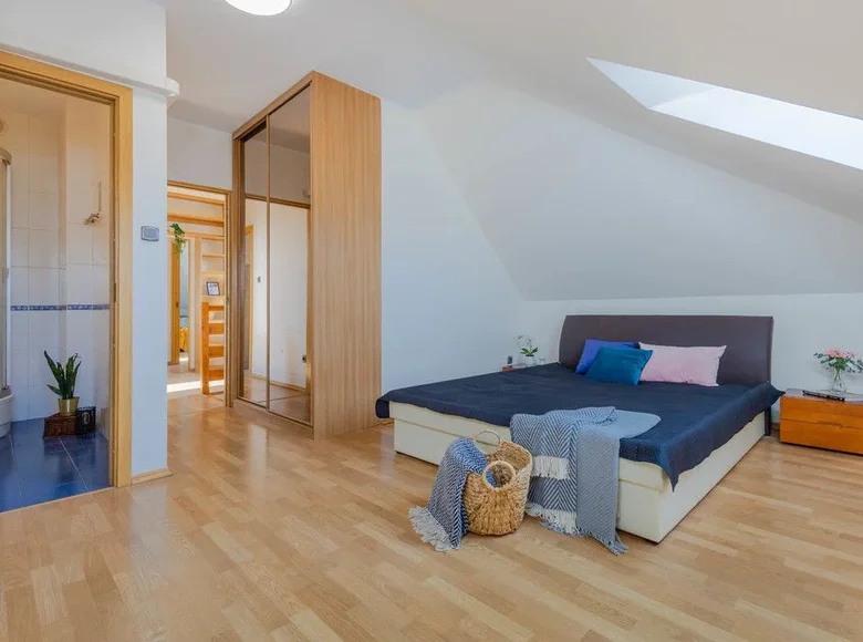 4 room apartment 90 m² Warsaw, Poland