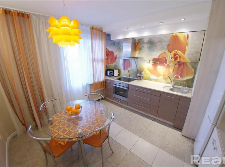 Apartamento 3 habitaciones 75 m² Minsk, Bielorrusia