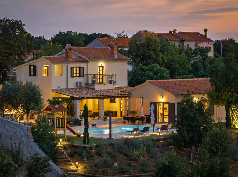 Maison 4 chambres 273 m² Grad Labin, Croatie