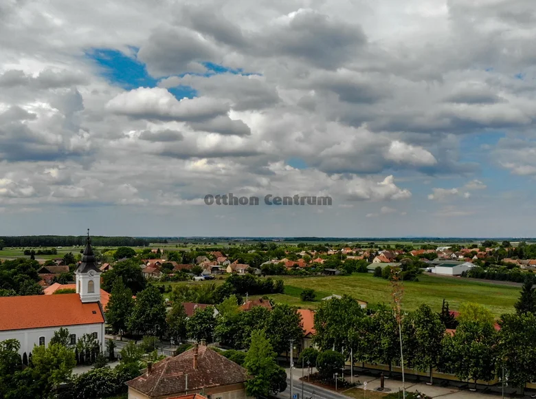 Land 20 000 m² Bugyi, Hungary