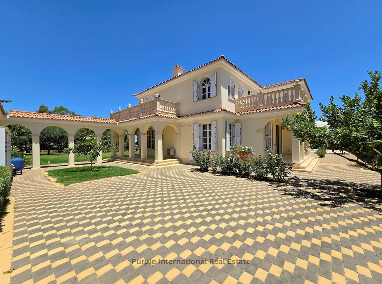 Вилла 4 спальни 374 м² Паралимни, Кипр
