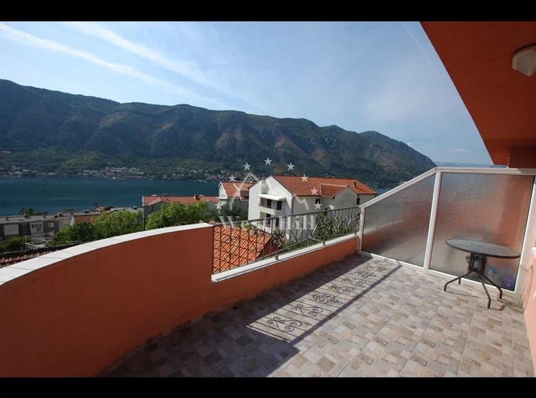 Casa 4 habitaciones 200 m² Kotor, Montenegro