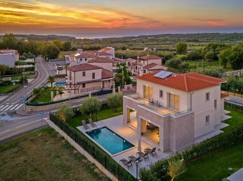 Villa de tres dormitorios 208 m² Porec, Croacia