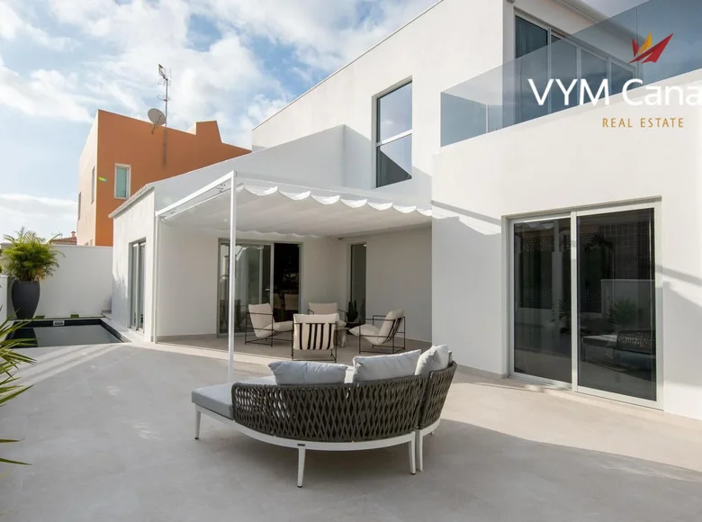5-Schlafzimmer-Villa 350 m² Adeje, Spanien