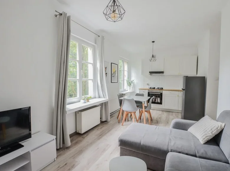 2 room apartment 36 m² in Warsaw, Poland