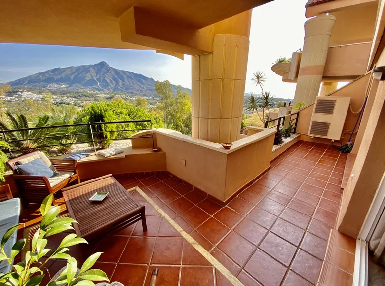 Mieszkanie 2 pokoi 120 m² Marbella, Hiszpania