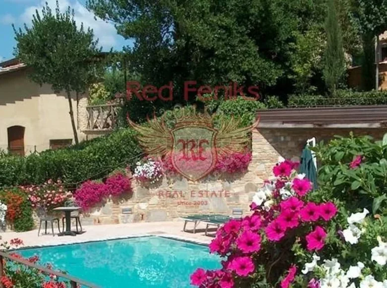 5 bedroom villa 6 200 m² Florence, Italy