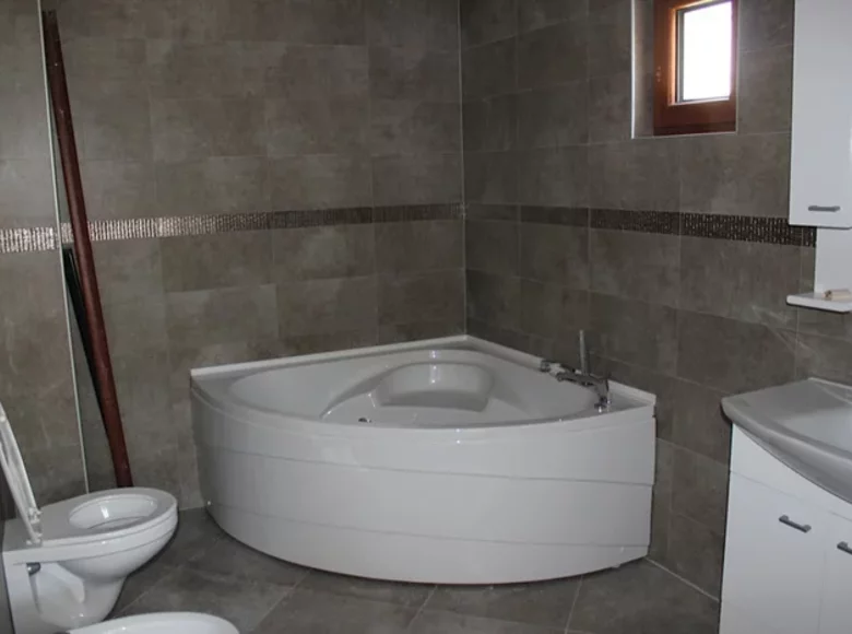 Mieszkanie 3 pokoi 138 m² Dobra Woda, Czarnogóra