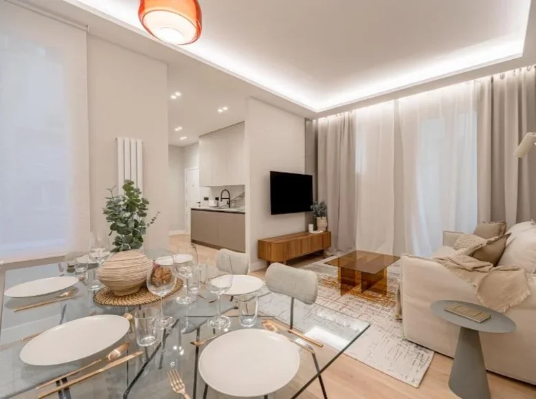 Mieszkanie 3 pokoi 89 m² Madryt, Hiszpania