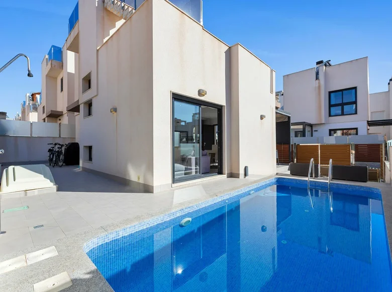 5 bedroom house 195 m² Torrevieja, Spain