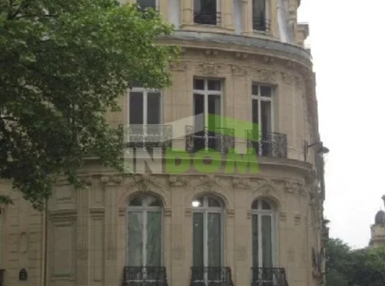 Hotel 3 332 m² en París, Francia