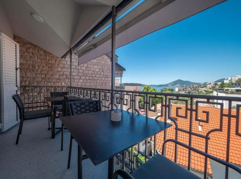 Hotel 339 m² in Przno, Montenegro