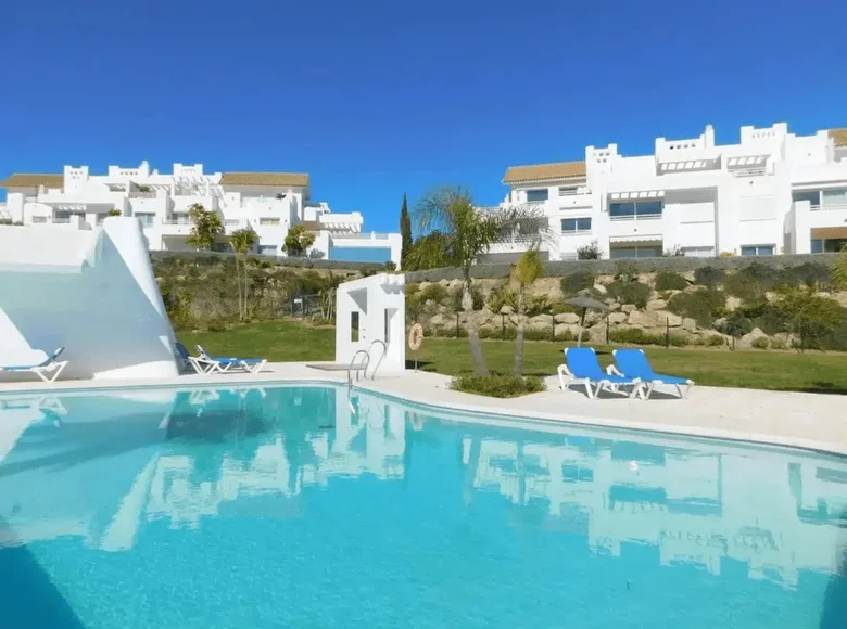2 bedroom apartment 74 m² Estepona, Spain
