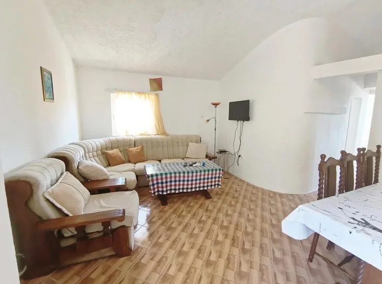 Квартира 4 спальни 120 м² Zagrade, Черногория