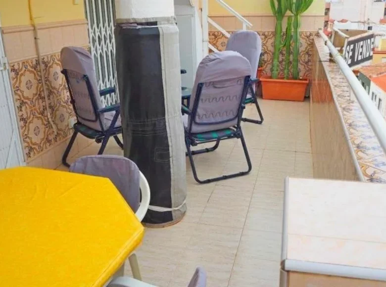 Mieszkanie 2 pokoi 65 m² Torrevieja, Hiszpania