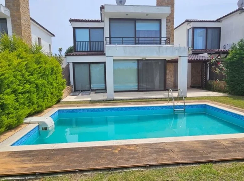 Villa 8 bedrooms 289 m² Skala Fourkas, Greece