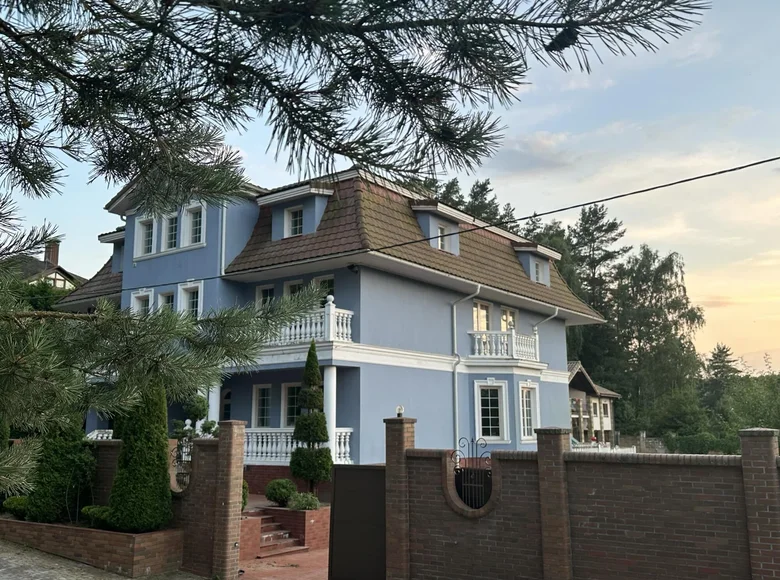 Casa 612 m² Ratamka, Belarús