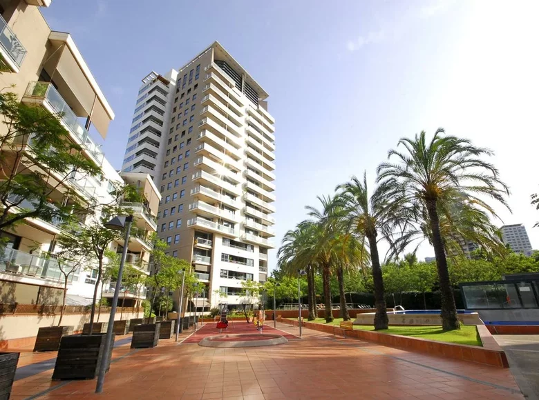 Mieszkanie 3 pokoi 176 m² Barcelones, Hiszpania