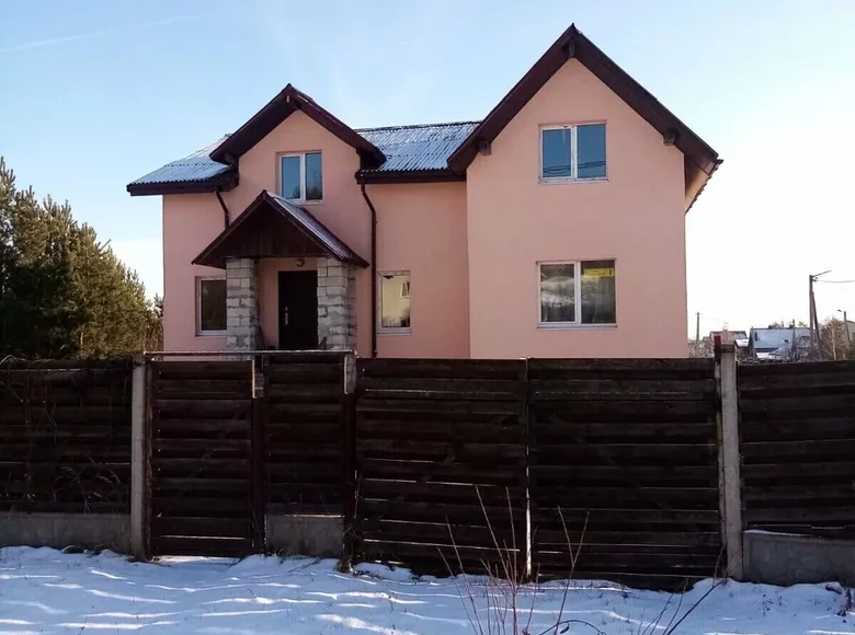 Casa 290 m² Kalodishchy, Bielorrusia