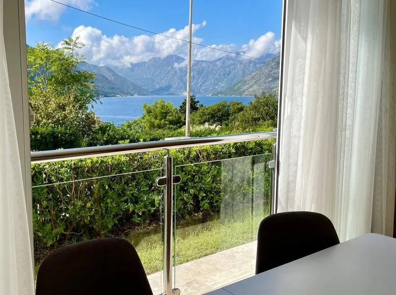 Apartamento 3 habitaciones 68 m² Dobrota, Montenegro