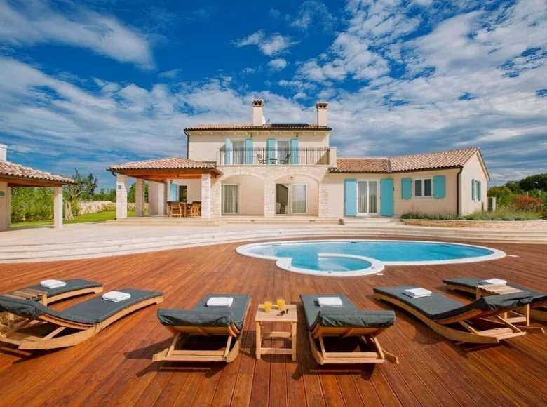 Villa de tres dormitorios 180 m² Rovinj, Croacia