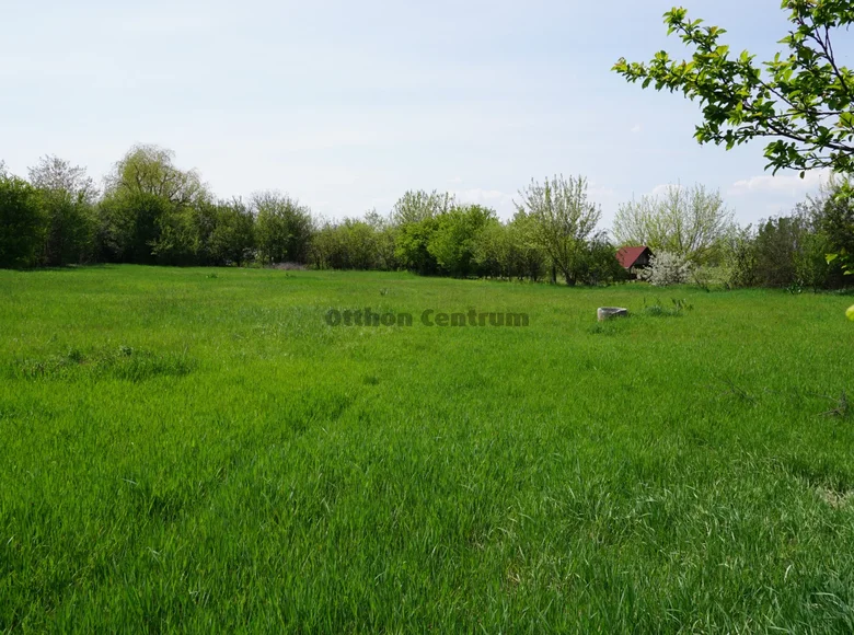 Land 1 304 m² Sarud, Hungary