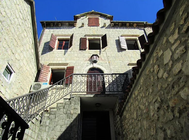 Casa 6 habitaciones 287 m² Perast, Montenegro