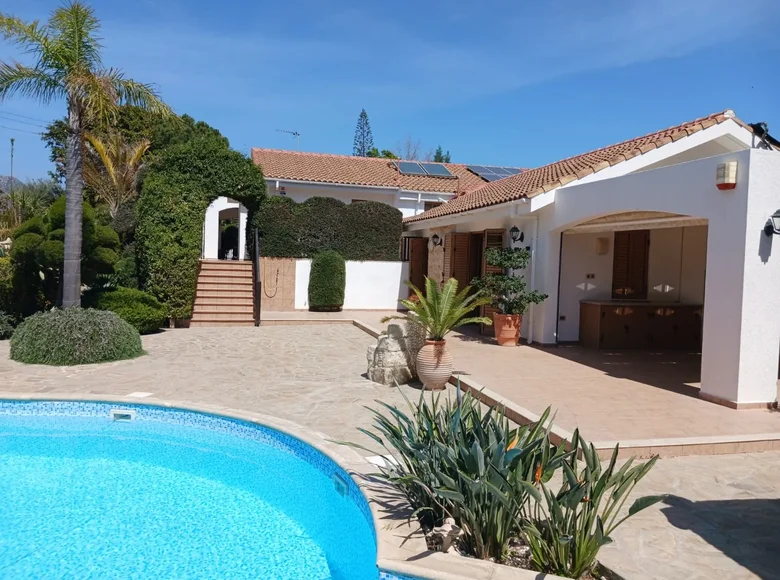 Maison 4 chambres 305 m² Pyrgos Lemesou, Chypre