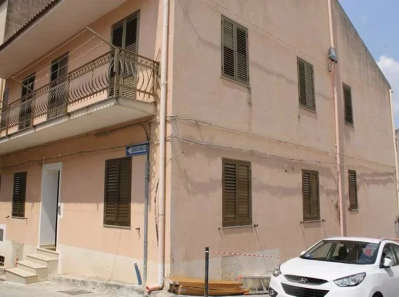Mieszkanie 4 pokoi 220 m² Alessandria della Rocca, Włochy