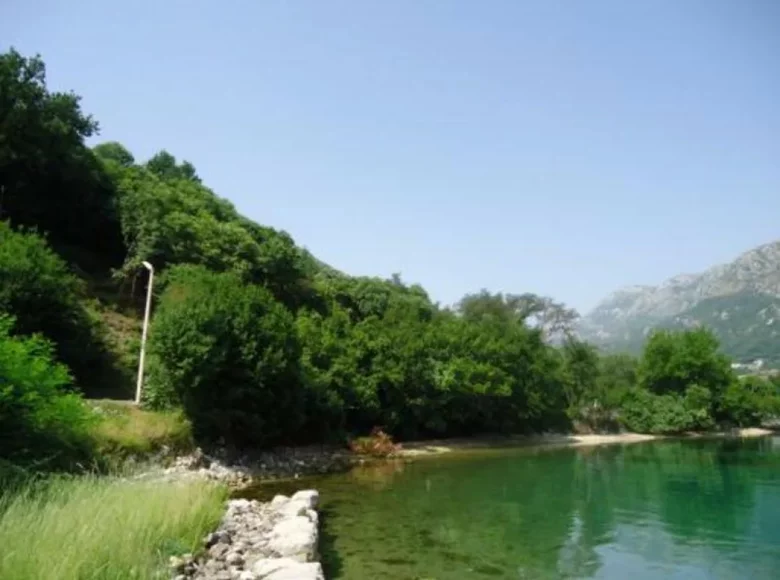 Land  Kamenari, Montenegro