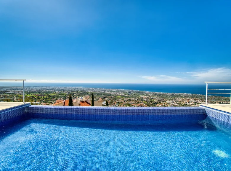 4 bedroom house  Kamares, Cyprus