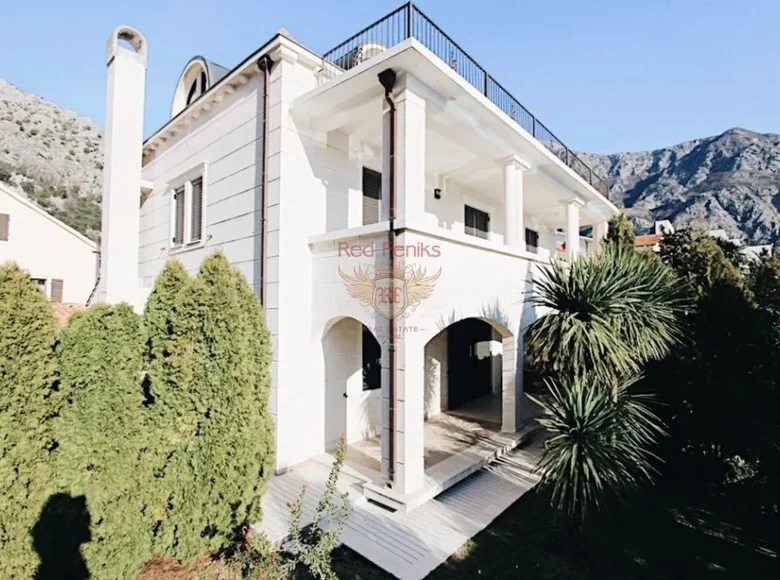 5 bedroom house 350 m² Risan, Montenegro