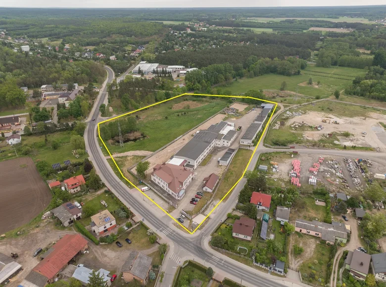 Large production and storage facility, with office and accommodation area, large site, highway S8