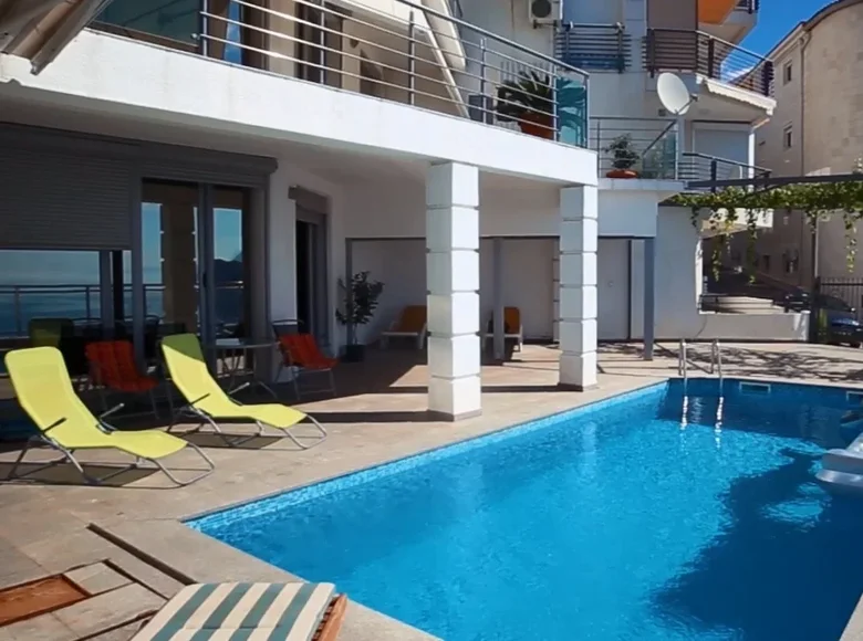 2 bedroom house 220 m² Montenegro, Montenegro