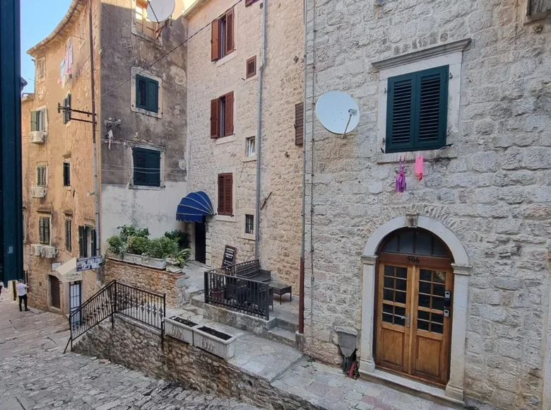 Wohnung 3 Schlafzimmer 88 m² Kotor, Montenegro