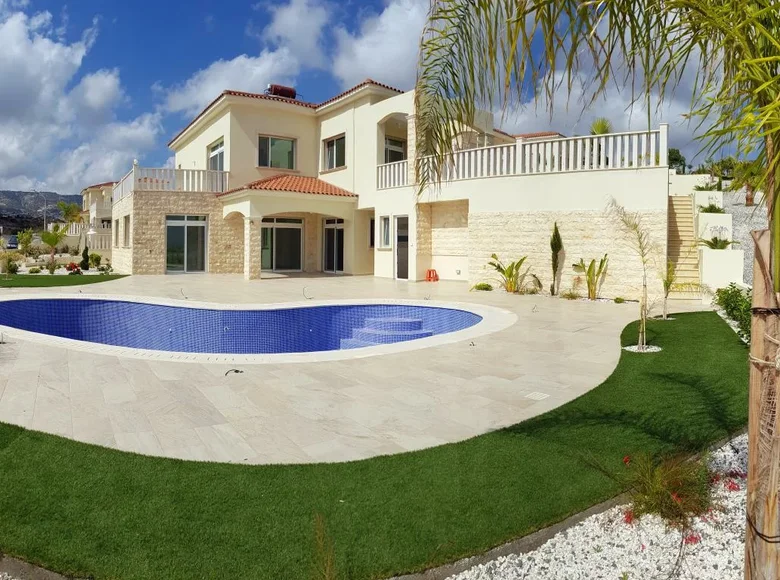 5-Zimmer-Villa 300 m² Peyia, Cyprus