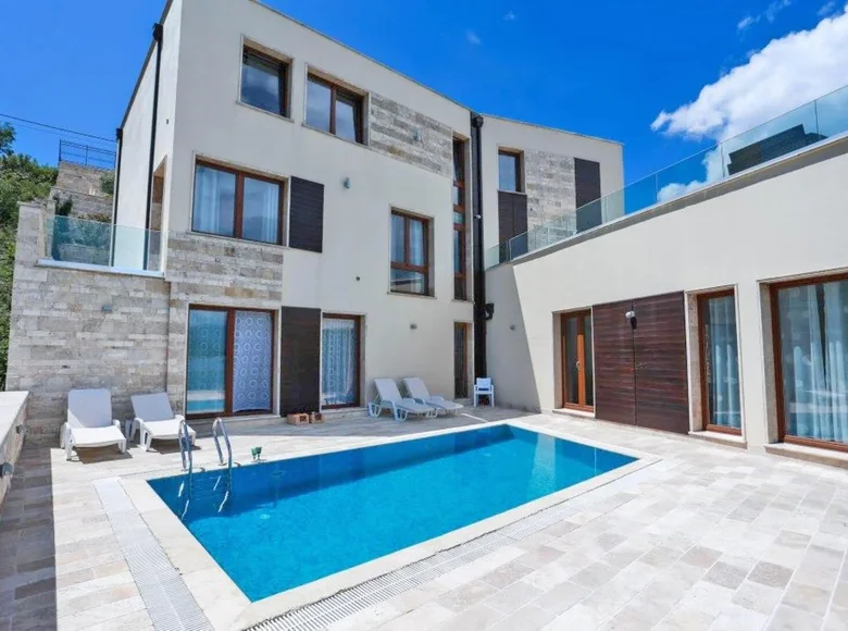 villa de 5 dormitorios 517 m² Krasici, Montenegro