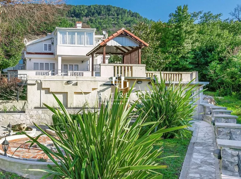 Villa de 6 habitaciones 240 m² Kavac, Montenegro