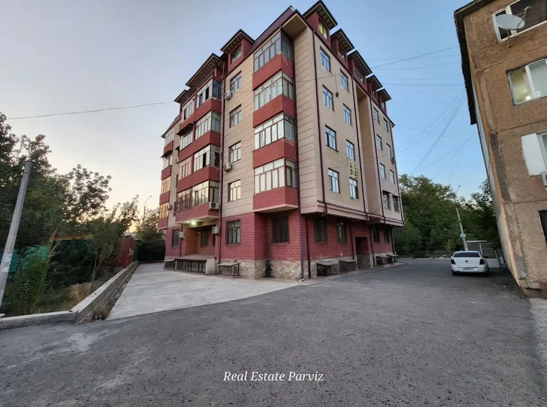 Kvartira 4 xonalar 115 m² Samarqandda