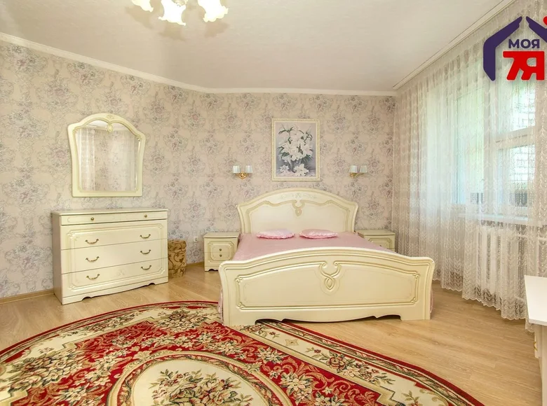 4 room apartment 87 m² Maladzyechna, Belarus