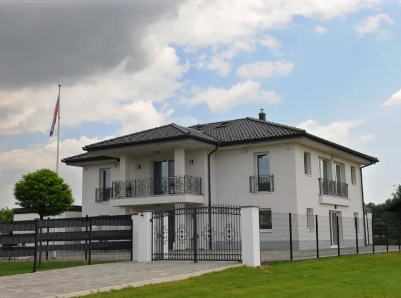 Dom 5 pokojów 3 038 m² Celje, Słowenia