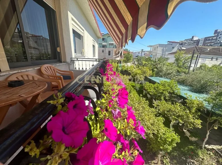 Villa 10 bedrooms 744 m² Bashkia Durres, Albania