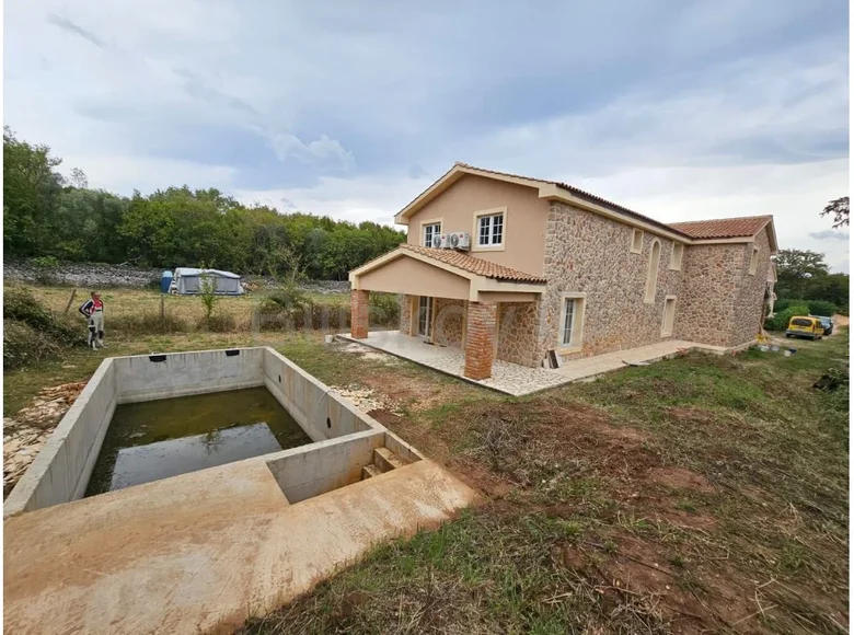 9 room house 400 m² Dobrinj, Croatia