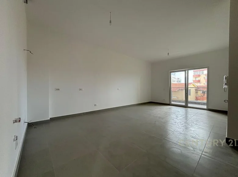 1 bedroom apartment 76 m² Golem, Albania